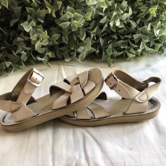 Sun and sand sandals - Picture 5 of 6